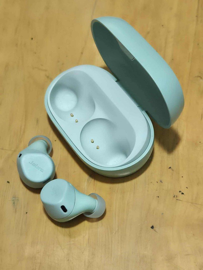 Jabra Elite 7 Active True Wireless Earbuds (Category: Earphones) located in San Fernando. Submitted by jcpzz (Listing ID 1398993789, Image 2). Description: - Jabra Elite 7 Active earbuds - Mint color - Includes charging case - Designed for active use - Magnetic case closure - no issues - bought for ₱7,350 - rfs: bought a new one.