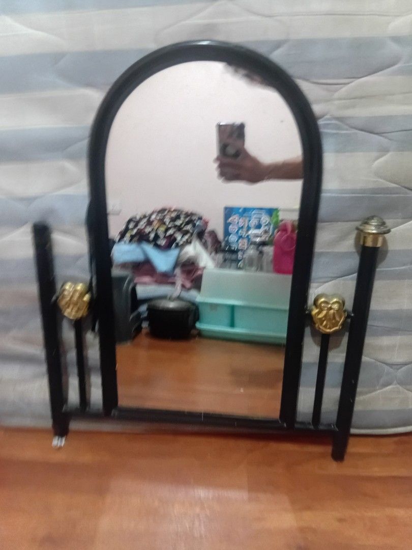 Declutter cloths & house items (Category: Other Kitchenware & Tableware) located in Quezon City. Submitted by johnwicklacson6 (Listing ID 1398984050, Image 2). Description: RUSH SALE DECLUTTER "USED ITEMS" (AS IS / ALL MUST GO / BAWAL SA MASELAN AT MAARTE) Price: 5,000.00 PH LP (3,000.00 PH) ITO AY GAMIT NAMIN MAG EX AT MGA ANAK NYA PO. MASYADO NA PO AKONG MARAMING TAMBAK NA GAMIT RITO SA INUUPAHAN KO PO. KAILANGAN KO PO NG MAGBAWAS NG GAMIT. NAG