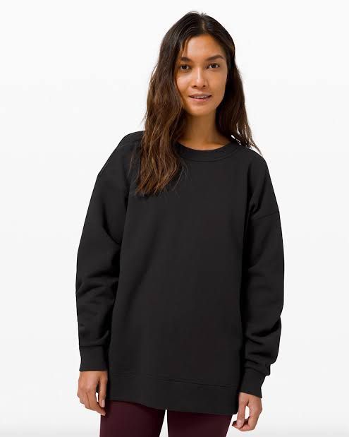 Lululemon Perfectly Oversized Crop Crew (6/Black) (Category: Activewear) located in Marikina City. Submitted by lulul3mon (Listing ID 1398981356, Image 3). Description: Great gym cover up, lounge wear, and everything in between. Nice effortless yet chic oversized silhouette . Roomy and comfy! Perfect condition .