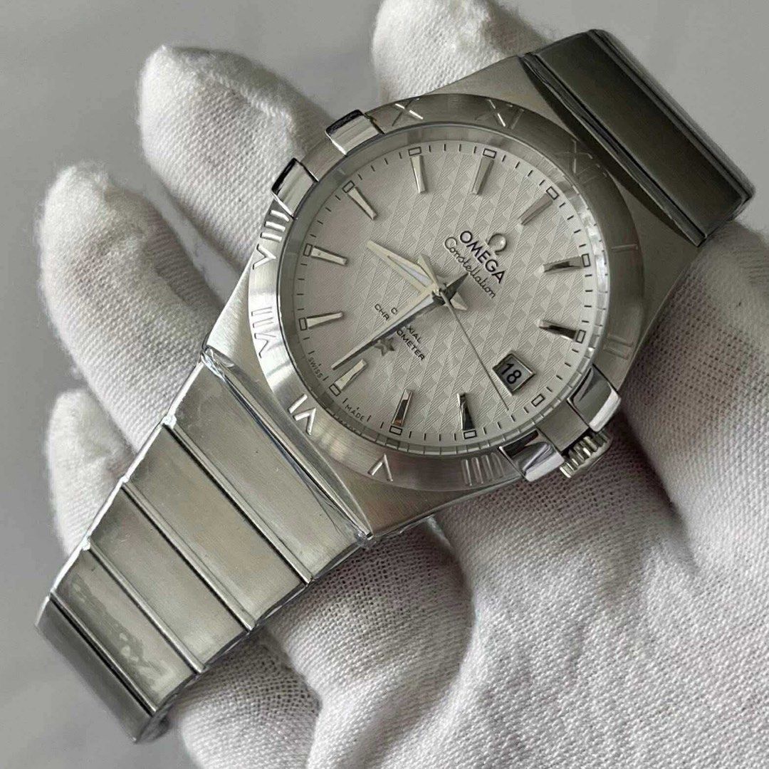 Omega Constellation 39mm Automatic Watch Complete (Category: Women's Watches) located in Manila. Submitted by jessy0114 (Listing ID 1398960879, Image 2). Description: Brandnew Complete with box Automatic Sapphire Glass.