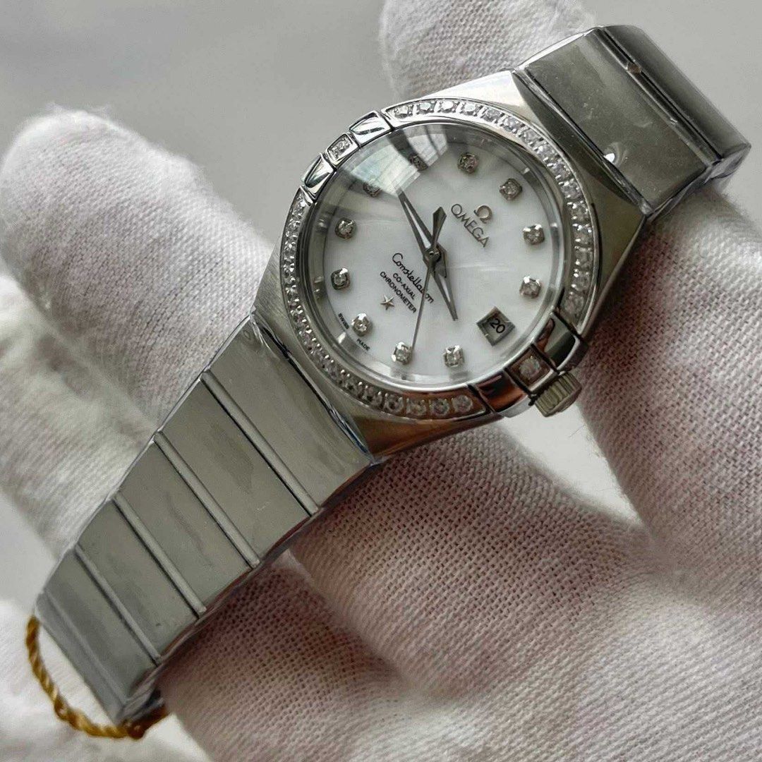 Omega Constellation Diamond Watch 28mm Automatic Complete (Category: Women's Watches) located in Manila. Submitted by jessy0114 (Listing ID 1398962139, Image 1). Description: Brandnew Complete with box Automatic Sapphire glass.