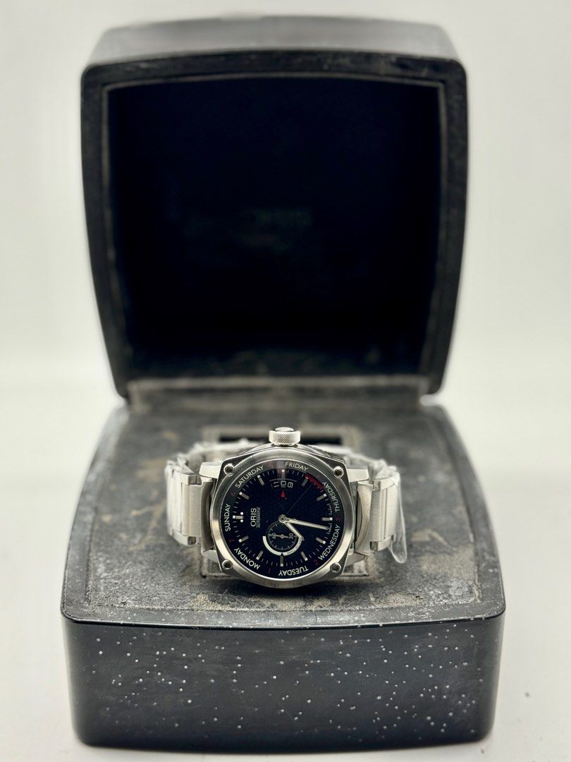 ORIS BC4 Small Second Pointer Day 7617 Black Dial Steel (Category: Men's Watches) located in Manila. Submitted by _classicwatchcollection (Listing ID 1398925737, Image 2). Description: WT001070 FS: ORIS BC4 Small Second Pointer Day 7617 Black Dial Steel Php 65,000 Condition: 9/10 Ref: 7617 Movement: Automatic Case size: 44mm With box only. Pm or Contact 09621977434 for inquiries..