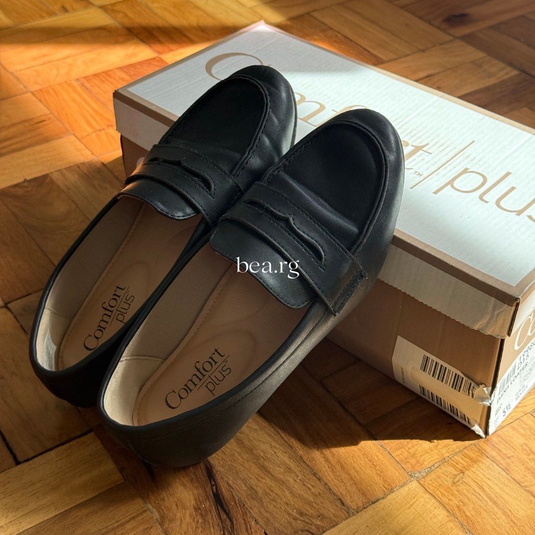 Payless Comfort Plus Dana Loafers - Black (Category: Loafers) located in Pasig City. Submitted by bea.rg (Listing ID 1398877006, Image 3). Description: Super tibay loafers from Payless! Best if you have slim feet. No flaws but well used based from its condition. - Color: Black - Size: 5.5 US - Originally priced Php 1,450 in LazMall Features: - Classic penny loafer style - Includes original box RFS: Declutterring ❕Payment prior to shipping policy 