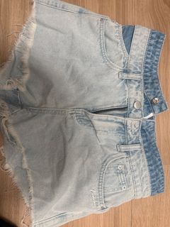 PEACHII 牛仔短褲 M 碼64203305802754110