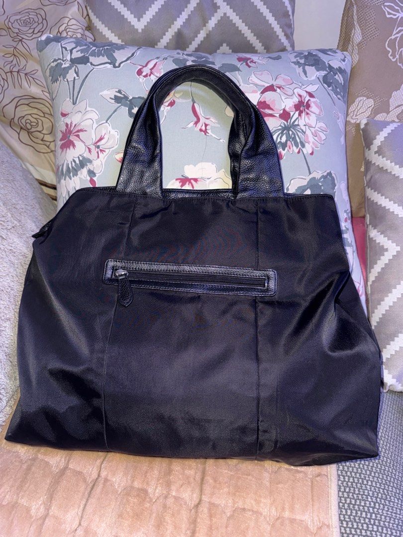 PRADA nylon dupe (Category: Luxury Bags & Wallets) located in Manila. Submitted by kulachiii (Listing ID 1398979414, Image 2). Description: .