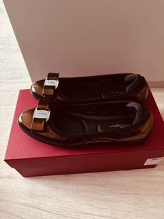 Salvatore Ferragamo Vara 繫帶平底鞋64206602991875110
