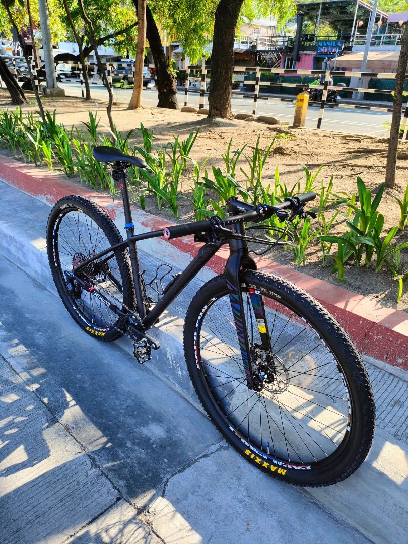 Saturn Janus 3.0 29er (Category: Bicycles) located in Caloocan City. Submitted by john.doe015 (Listing ID 1398964705, Image 1). Description: Saturn Janus 3.0 (29er) Size 17 For Sale only no swap ₱38,500 (Negotiable if sure buyer) NO ISSUE and build ko siya last July 2024 project bike ko siya 🔥Specifications: -Frame: Saturn Janus 29er Size 17 Thru Axle or Quick Release -6061 Alloy -Tapered -Matte Black Color 🔥Cockpit: -Kocevlo Carbon flat Handle