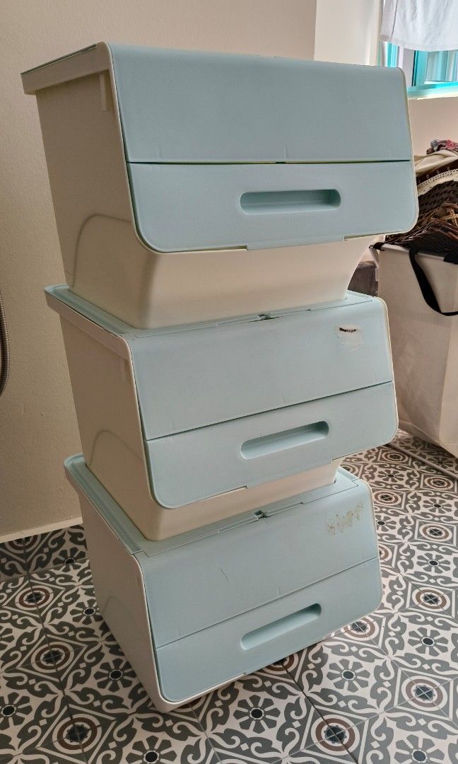 Storage boxes (Category: Storage Boxes & Baskets) located in Singapore. Submitted by llim2015 (Listing ID 1398909283, Image 1). Description: 3 for $18 dimension - 36 x 38 x 30(h).