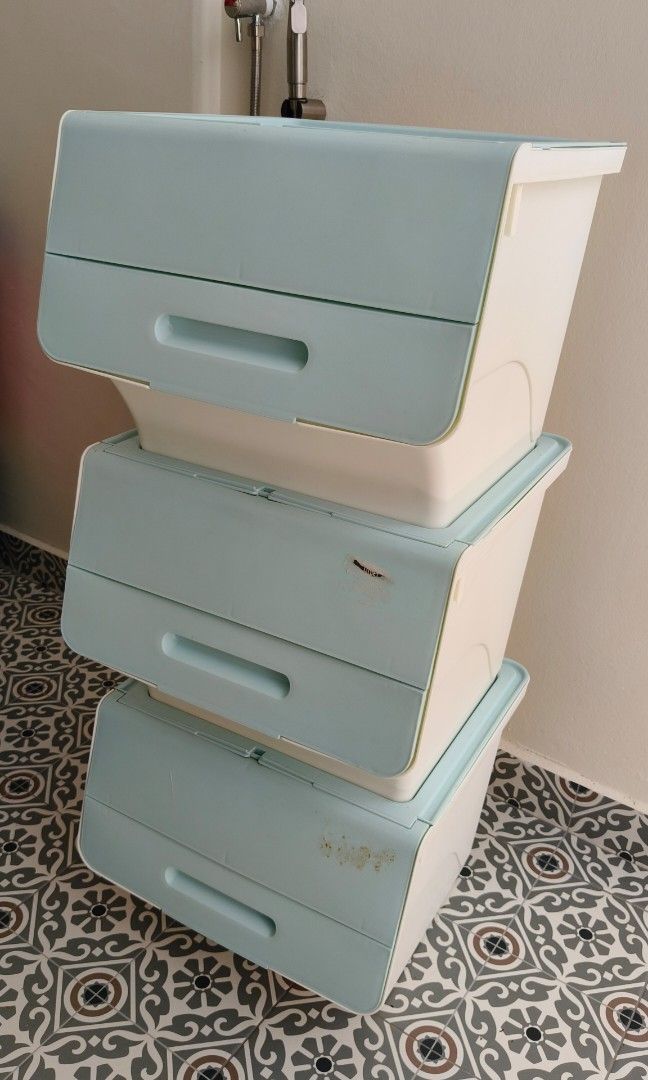Storage boxes (Category: Storage Boxes & Baskets) located in Singapore. Submitted by llim2015 (Listing ID 1398909283, Image 2). Description: 3 for $18 dimension - 36 x 38 x 30(h).