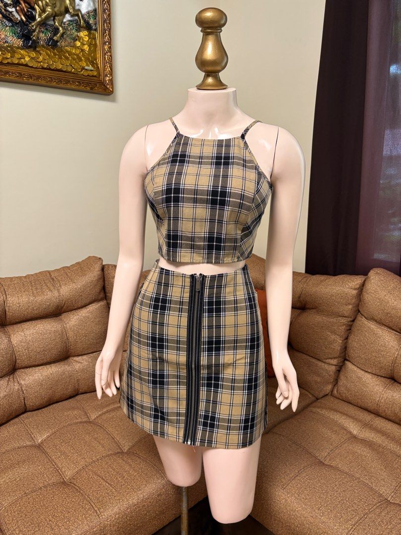 Stradivarius plaid coordinates (Category: Sets or Coordinates) located in Barugo. Submitted by green.trendsetter (Listing ID 1398876204, Image 1). Description: Closet clear-out!✨ Well-loved pieces looking for a new home 💕 Rfs: moving abroad.