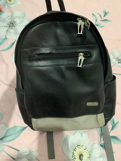 (Kategori: ) berada di . Dikirim oleh checeuu (ID iklan 1399006756, Gambar 1). Deskripsi: .