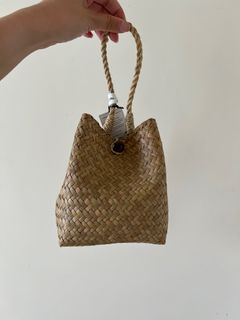 泰國 Varna 編織手袋配流蘇吊飾64196077431938110