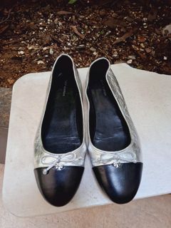 Tory Burch 銀色及黑色平底鞋64197973063042110