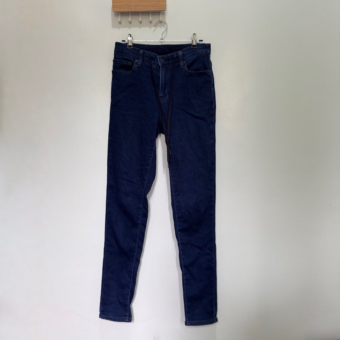 Uniqlo Jeans Pants (Category: Jeans) located in Batangas. Submitted by z.declutter (Listing ID 1398885097, Image 1). Description: Garterized waist at the back Stretchable Material.