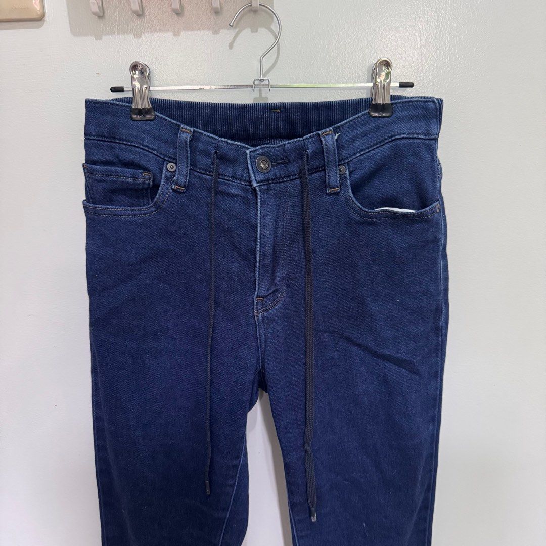 Uniqlo Jeans Pants (Category: Jeans) located in Batangas. Submitted by z.declutter (Listing ID 1398885097, Image 2). Description: Garterized waist at the back Stretchable Material.