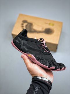 (Category: ) located in . Submitted by khai.uasneakers (Listing ID 1399044112, Image 1). Description: .