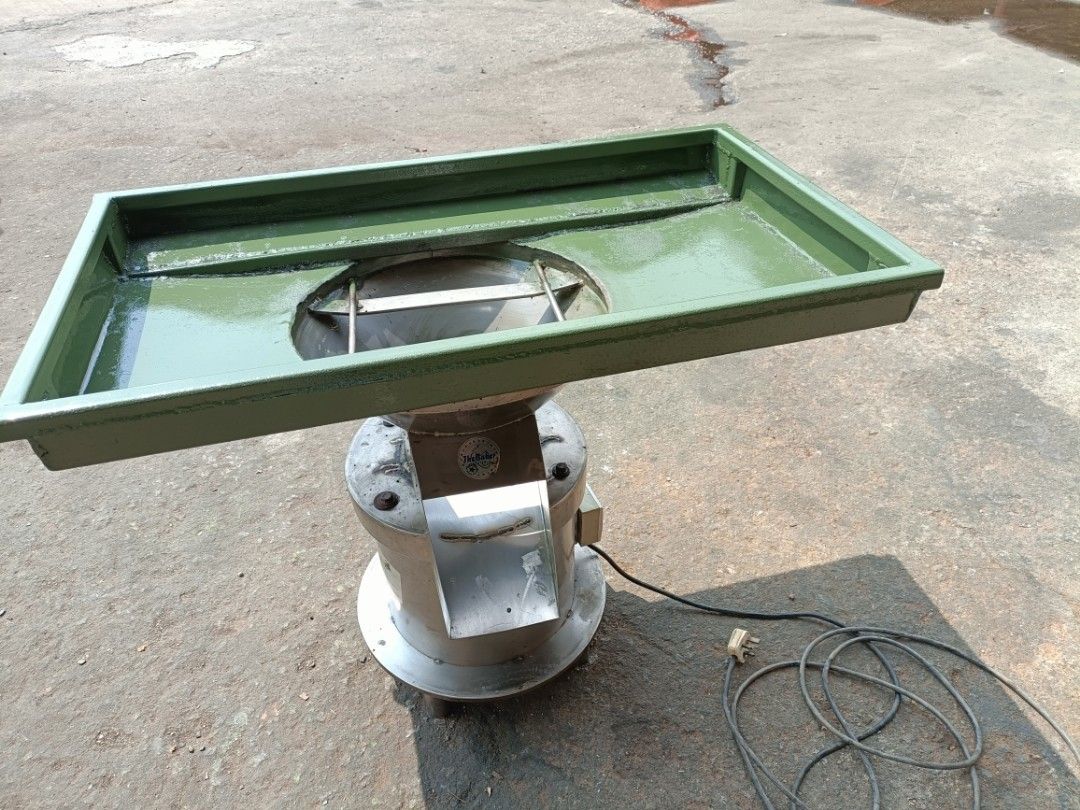 Vibrating Machine (Category: Home Improvement Tools & Accessories) located in Shah Alam. Submitted by amerly (Listing ID 1398945728, Image 2). Description: Vibrating Machine (Used) - Industrial vibrating machine - tray with circular opening - Stainless steel base - Includes power cord -Single phase - Designed for industrial use - Suitable for sorting or processing materials Self Pickup🛻🚛 Size Approximately: Full size L 38" x W 22" x H 31" Hole 