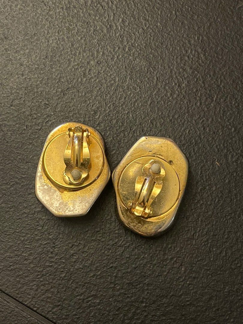 Vintage Gold Clip on Earrings (Category: Earrings) located in Quezon City. Submitted by shndm25 (Listing ID 1399044802, Image 3). Description: Vintage Gold Clip on earrings (Schiaparelli Alternative) Condition : 7/10 .