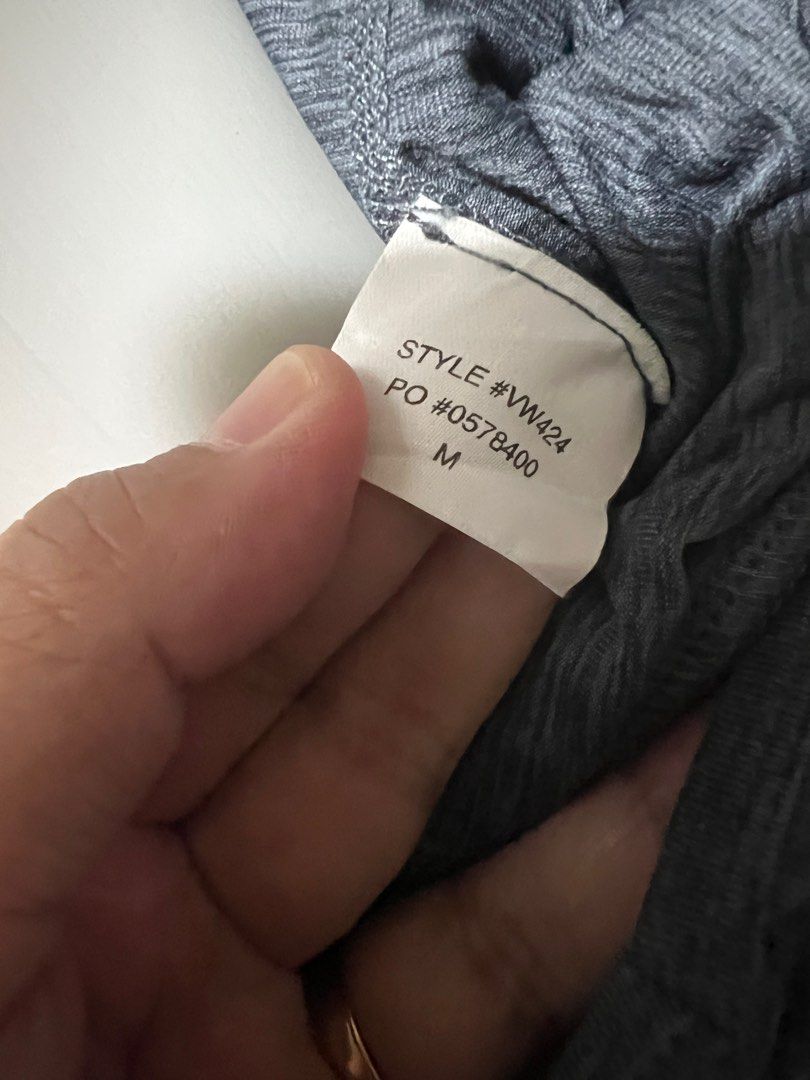 Vuori all day jumpsuit medium (Category: Activewear) located in Iba. Submitted by xooperfindslb (Listing ID 1398957386, Image 3). Description: Vuori all day jumpsuit Heathered gray Medium on tag No issue Like new Original price $98 or 5,500+ .
