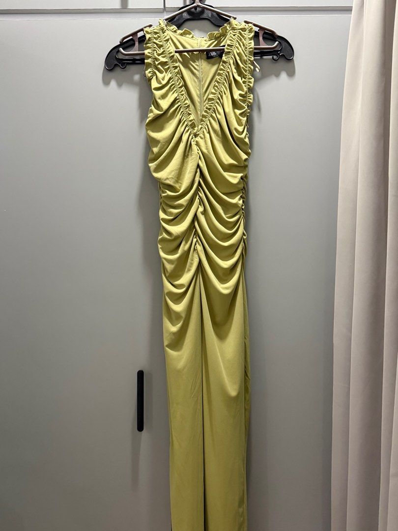 Zara Light Green Dress (Category: Evening dresses & gowns) located in Las Pinas. Submitted by storagebyj (Listing ID 1398997209, Image 1). Description: Never wore this Decluttering .