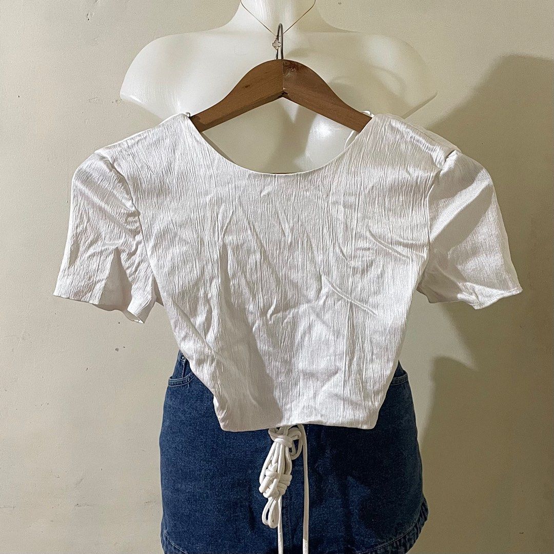 zara satin croptop (Category: Sleeveless) located in Quezon City. Submitted by _decluttermica (Listing ID 1399044037, Image 1). Description: .