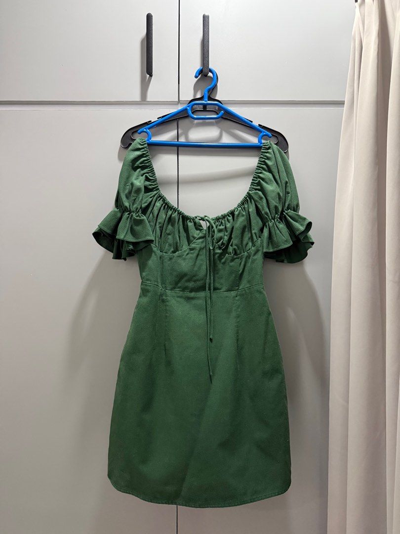 Zoo Label Green Dress (Category: Dresses) located in Las Pinas. Submitted by storagebyj (Listing ID 1398996266, Image 1). Description: Can fit until M.