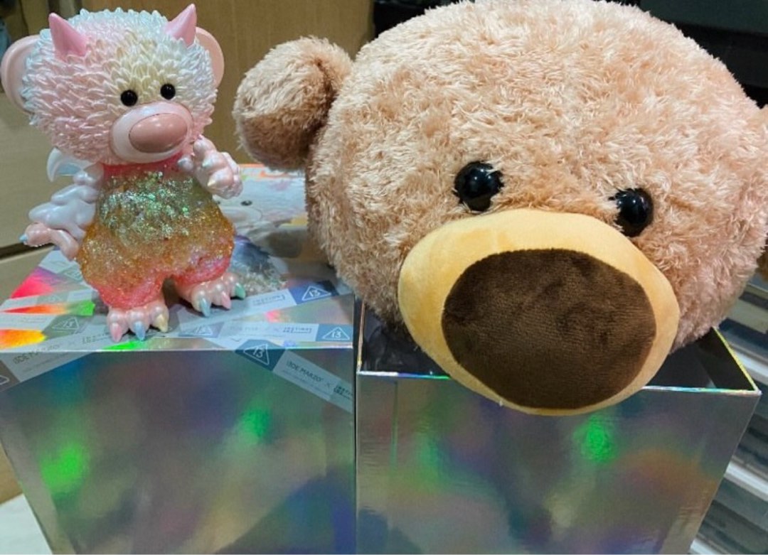 13DE MARZO x INSTINCTOY Crystal Erosion Bear Sneaker Illusion