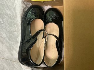 女童黑色亮面皮鞋38號64208115982850110