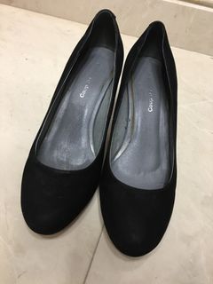 90% 新 Coup De Foudre 絨皮面 黑色 2吋 高跟鞋64208116103939110