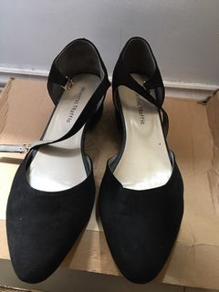 95%新 黑色高跟鞋64208116061953110