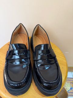 黑色漆皮樂福鞋64207891704579110