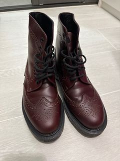 酒紅色皮革雕花短靴64208960877442110