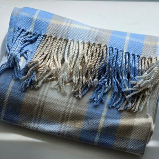 【移民】藍白啡格仔百搭厚身保暖頸巾64210053470849110