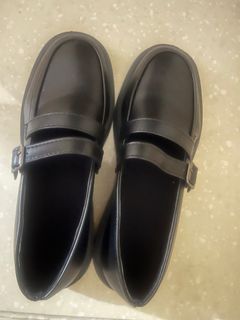 黑色搭帶鞋64211992785539110