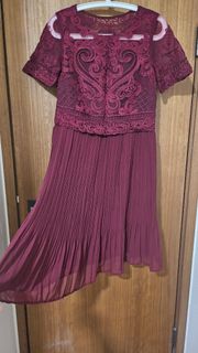 酒紅色蕾絲拼接百褶裙64213876590211110