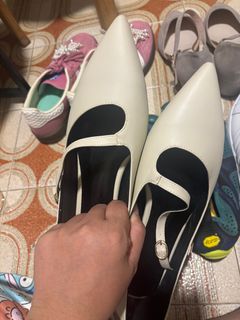 米白色尖頭瑪麗珍鞋64214532443011110