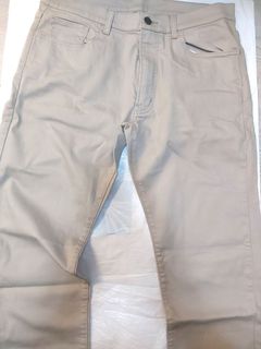 卡奇色褲64216189553537110