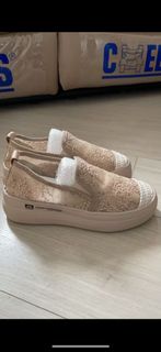 蕾絲花紋休閒鞋64218456703106110