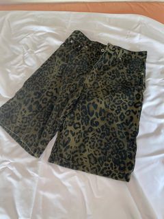 豹紋牛仔七分短褲64218456330242110