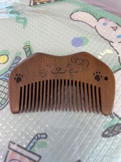 貓咪 木質檀香木梳子有助安神舒緩壓力哈佬吉蒂周邊商品頭髮產品護理產品日常用64210933281282110