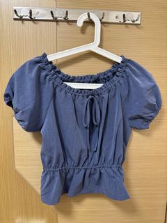 牛仔藍 藏肉泡泡袖一字肩上衣64212605411202110