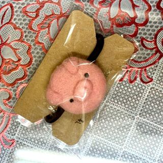 可愛小豬🐷 手工 羊毛氈 髮圈 頭髮 橡筋 生日 情人節 紀念日 禮物 ✨ 蘿緹絲。手作｜Notice Handmade64215708867969110