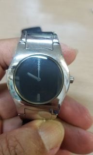 爛咗錶帶扣 新淨 DKNY 薄装 黑面 防水 两針 手錶 (巳換電)64216186138115110