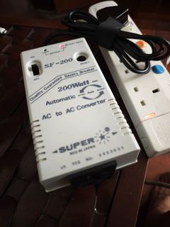 交流電轉換 Super SF-200 200W 110V<>220V AC to AC Converter64211354295042110