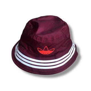 Guess x 88 Rising Navy Crewneck, Fesyen Pria, Pakaian Baju