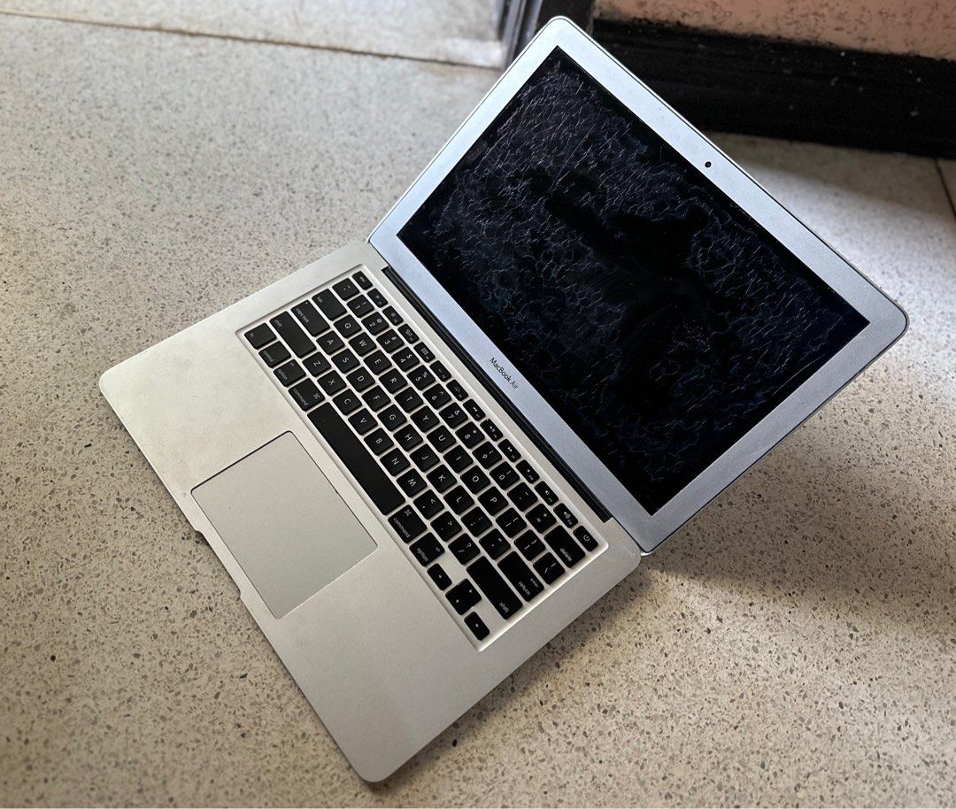 Apple MacBook Air 13-inch (Mid 2012) (Category: Laptops & Notebooks) located in Calamba. Submitted by transitory (Listing ID 1399089443, Image 3). Description: For Sale Macbook Air 13 inch/Mid 2012 128 gb SSD MacOs Catalina installed Damaged battery, needs replacement (working when plugged) LCD leak visible signs of use see photos for actual condition with replacement charger and genuine USB Super Drive ₱7,000 for everything RFS: upgraded already