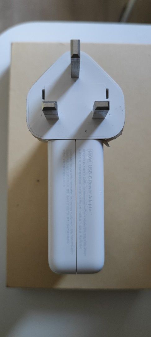 Apple USB-C Power Adapter 140W