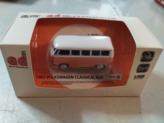Autodrive 1962 Volkswagen Classic Bus USB Flash Drive64214305779714110
