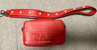 BAPE 珍珠肩帶紅色斜孭袋64215241068931110