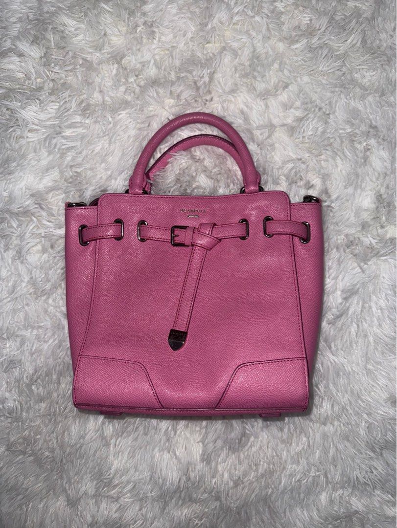 Beanpole Women's Handbag (Category: Luxury Bags & Wallets) located in Pateros City. Submitted by cozyclurb (Listing ID 1399200596, Image 1). Description: .